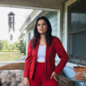 Meet your Posher, Emily